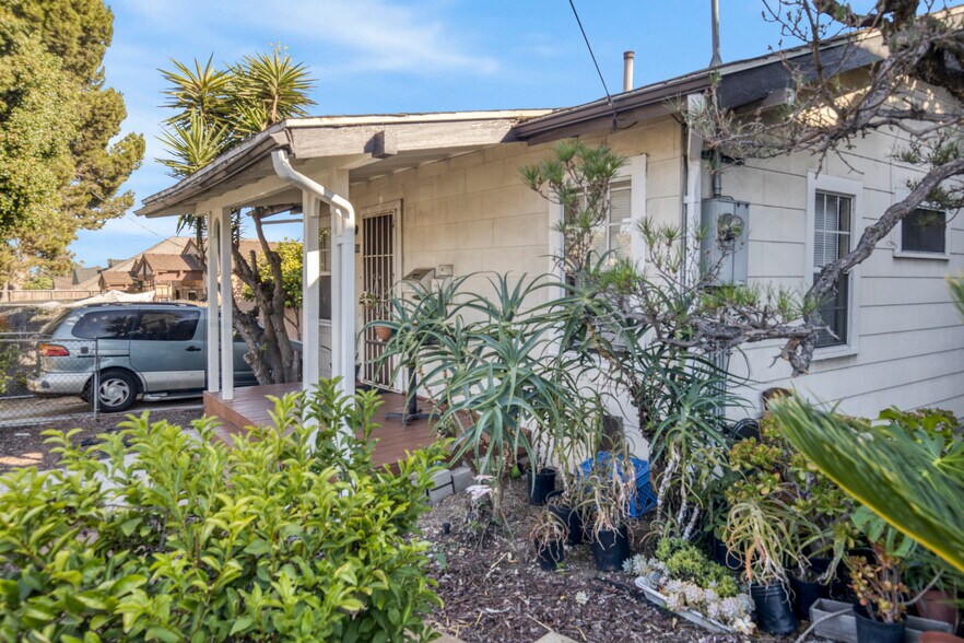 More Photos Of 2714 New Jersey St, Los Angeles Multifamily For Sale
