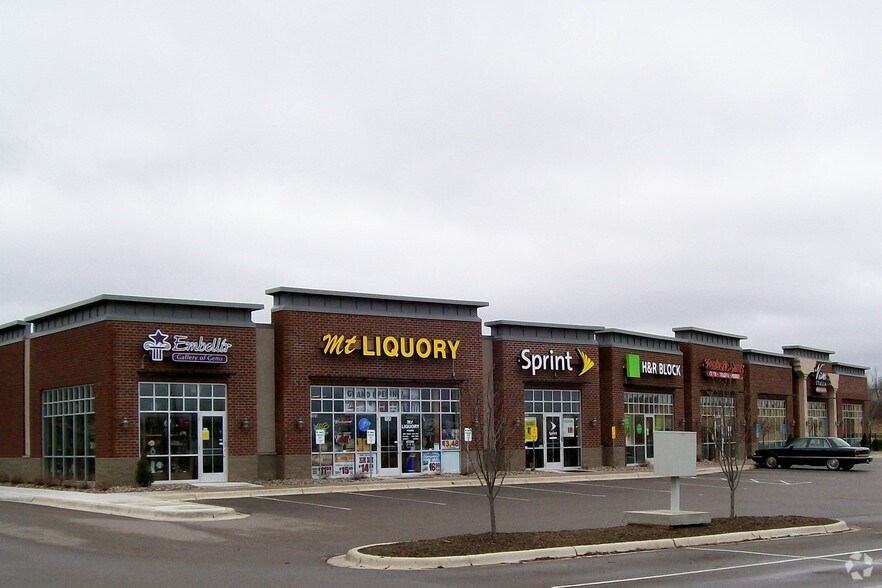 More Photos Of 1629 Lena Ct, Eagan Storefront For Lease
