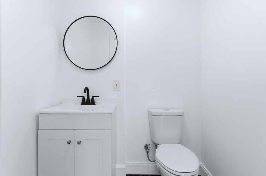 More Photos Of 615 E 22nd St, Paterson General Retail For Sale