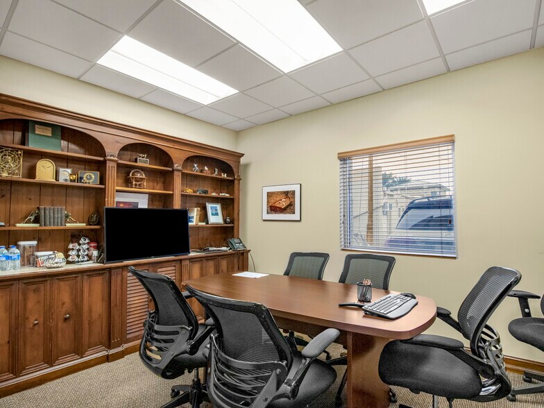 More Photos Of 71 NE 27th Ave, Pompano Beach Office For Sale