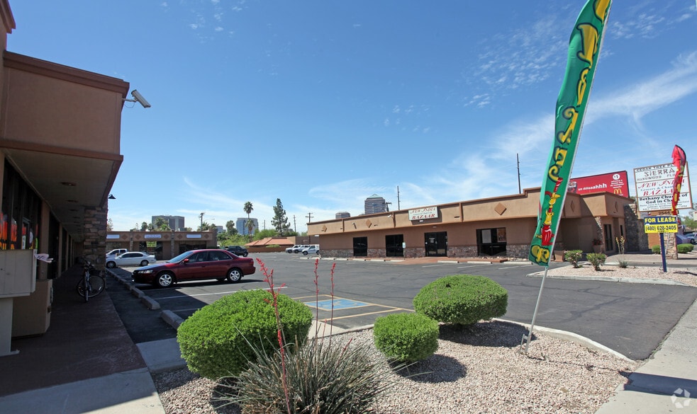 Primary Photo Of 2530-2544 N 7th St, Phoenix Unknown For Lease