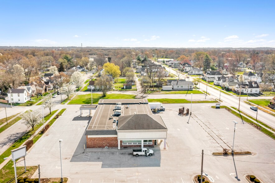 More Photos Of 1320 Maple Ave, Terre Haute Freestanding For Sale