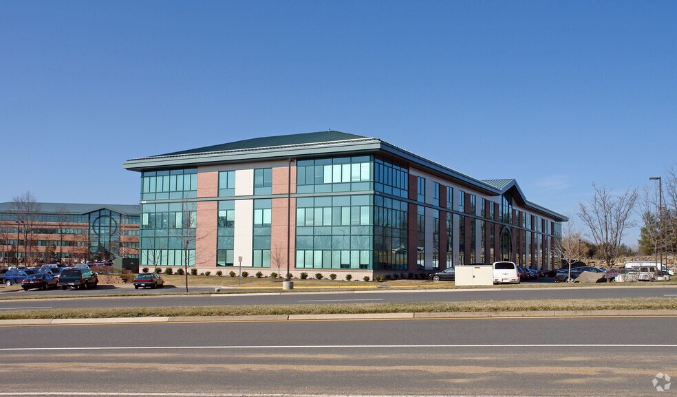 More Photos Of 19415 Deerfield Ave, Lansdowne Medical For Lease