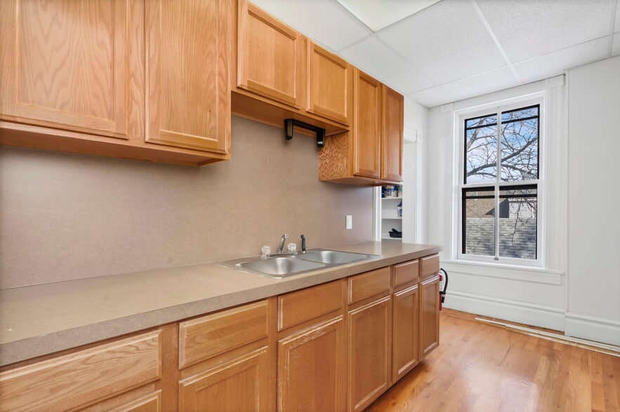 More Photos Of 2103 Evans Ave, Cheyenne Office For Lease