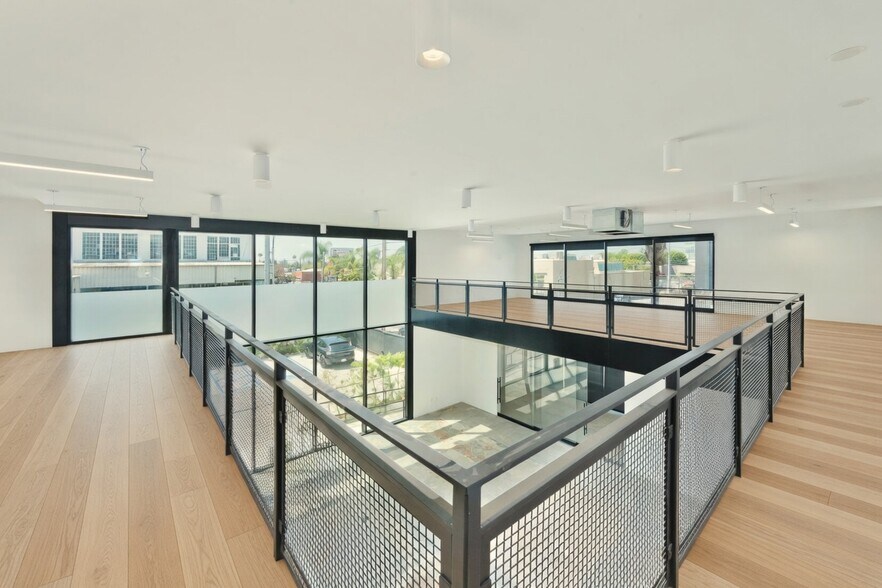 More Photos Of 940 N Highland Ave, Los Angeles Loft Creative Space For Lease