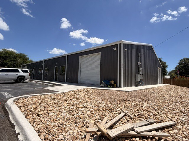 More Photos Of 2022 Pinn Rd, San Antonio Light Distribution For Sale