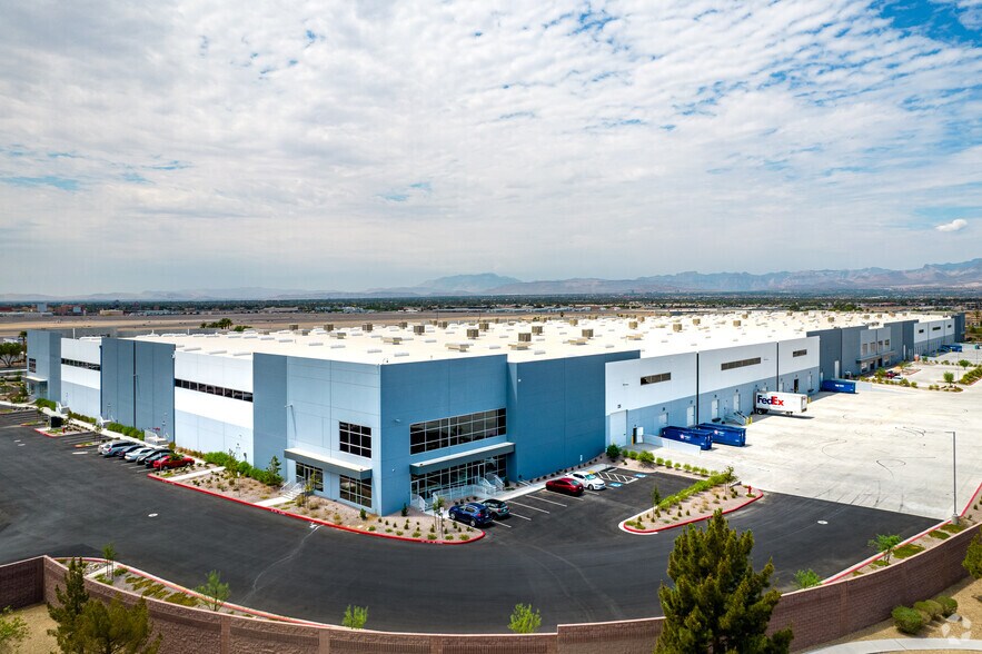 More Photos Of 4004 W Cheyenne Ave, North Las Vegas Industrial For Sale