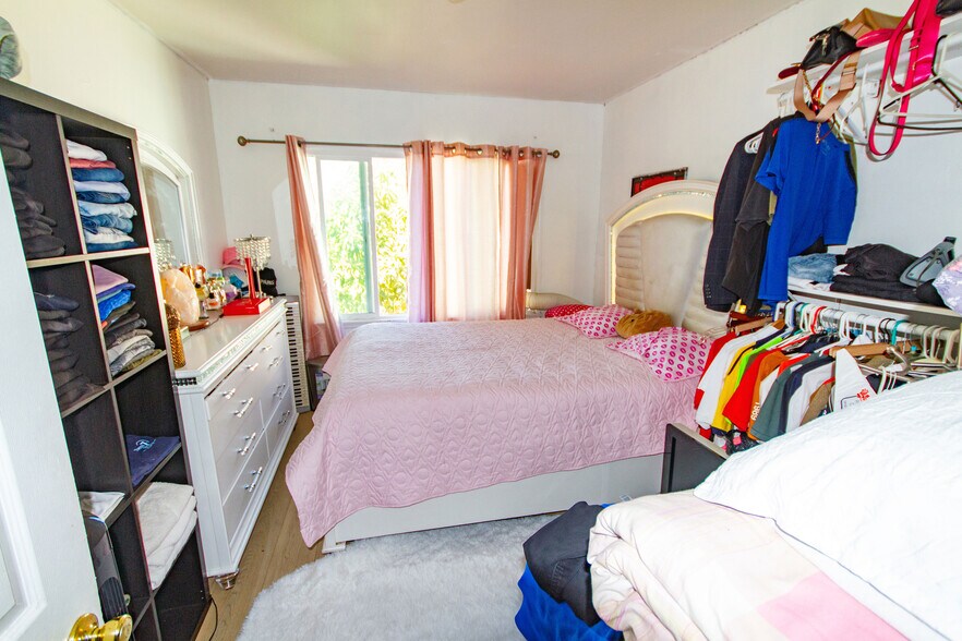 More Photos Of , Los Angeles Multifamily For Sale