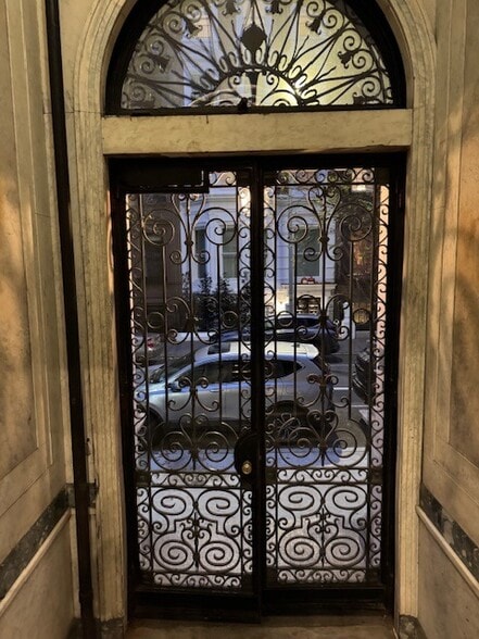 More Photos Of 11 E 78th St, New York Apartments For Sale