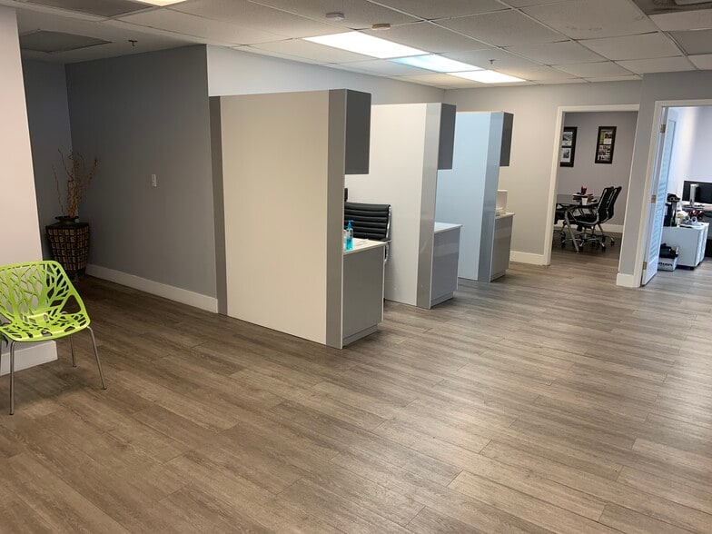 More Photos Of 10811-11199 NW 122nd St, Medley Warehouse For Lease