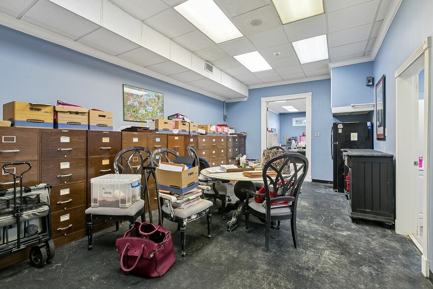 More Photos Of 2309 N Hullen St, Metairie Serviced Offices For Sale