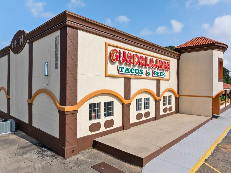 More Photos Of 929 US-98, Columbia Restaurant For Sale