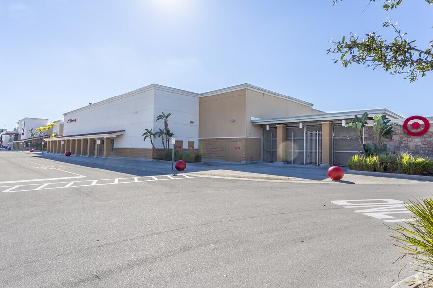 More Photos Of 9350-9400 Dynasty Dr, Fort Myers Unknown For Lease