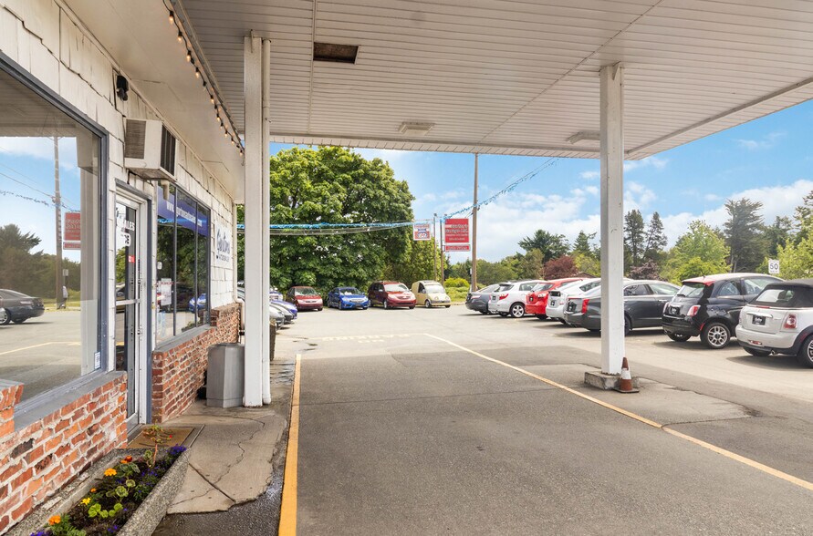 More Photos Of 9139 E Saanich Rd, North Saanich Auto Dealership For Sale