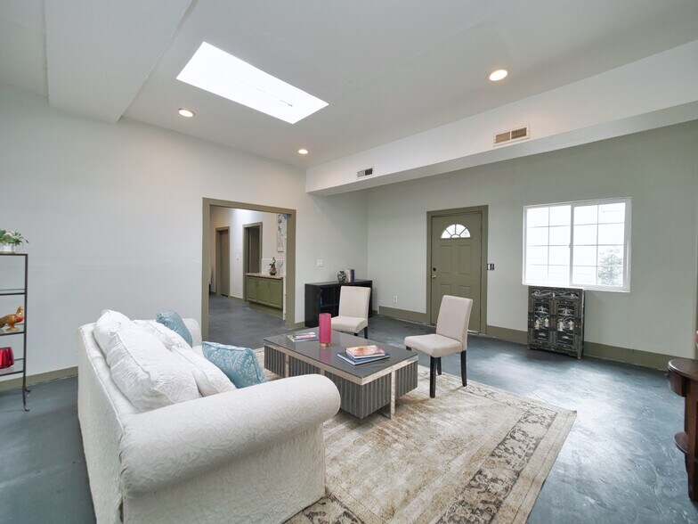 More Photos Of 9614-9616 MacArthur Blvd, Oakland Specialty For Sale