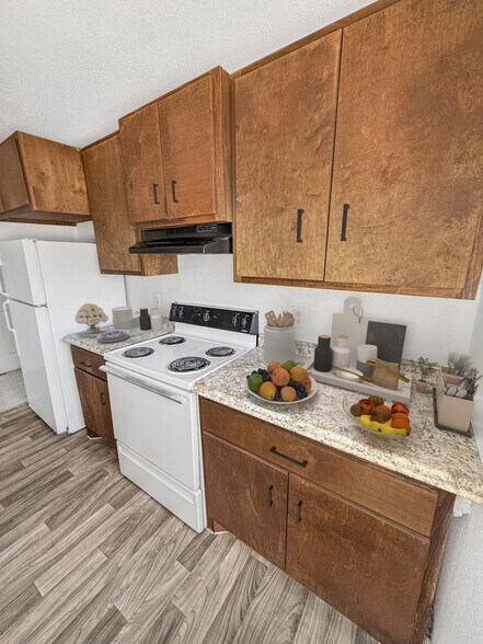 More Photos Of 1105 Westwood Ln, Giddings Apartments For Sale