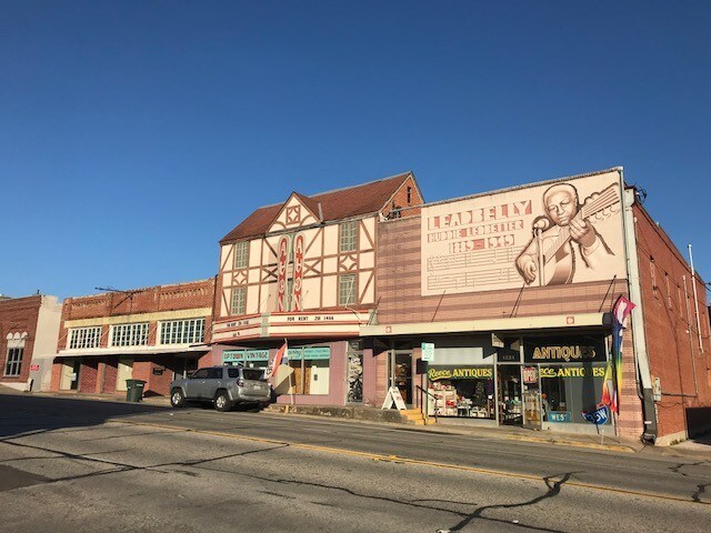 More Photos Of 1215 Sam Houston Ave, Huntsville Storefront Retail Office For Lease