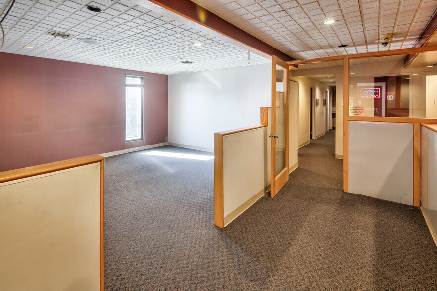 More Photos Of 8-10 Morton Ave, Ridley Park Medical For Lease