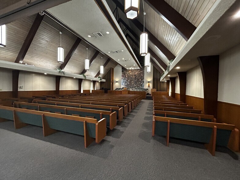 More Photos Of 14001 Burbank Blvd, Van Nuys Specialty For Sale