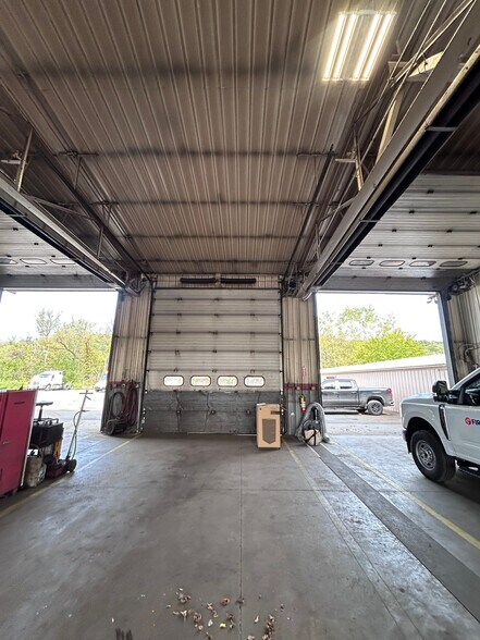 More Photos Of 151 Riverside Dr, Fultonville Truck Terminal For Sale