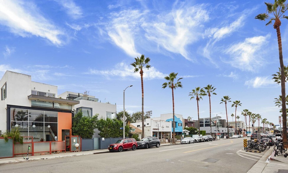 More Photos Of 1432-1434 Abbot Kinney Blvd, Venice Storefront Retail Office For Lease