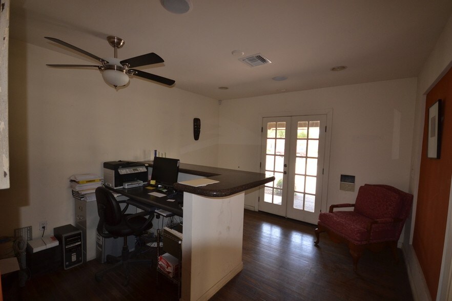 More Photos Of 131 W University Dr, Mesa Office Residential For Lease