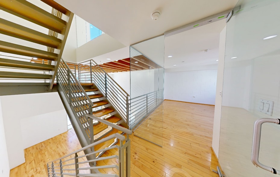 More Photos Of 3450 Cahuenga Blvd W, Los Angeles Office Residential For Lease