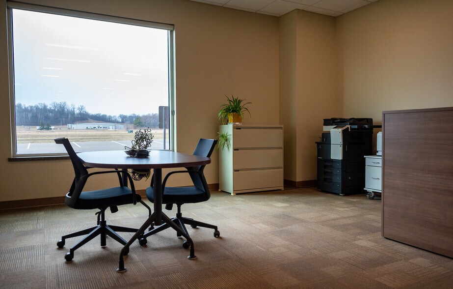 More Photos Of 1091 Sutherland Ave, River Falls Flex For Sale