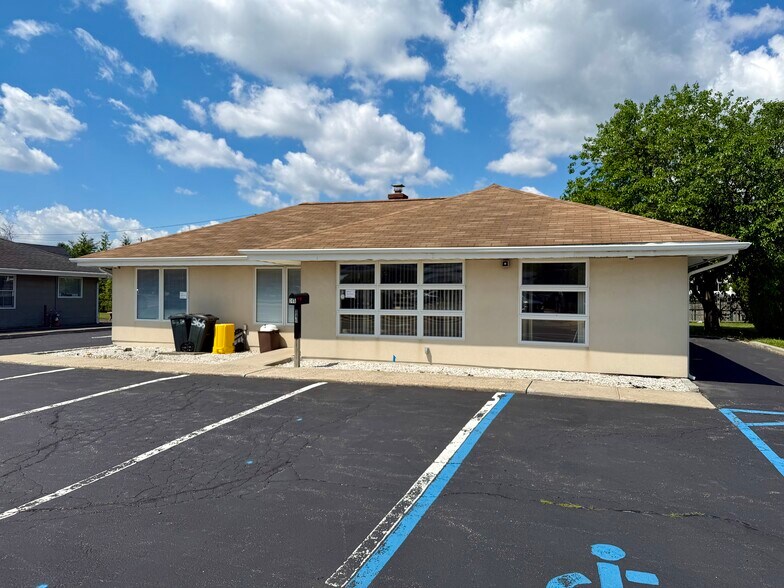 More Photos Of 366 S Oyster Bay Rd, Hicksville Office For Sale