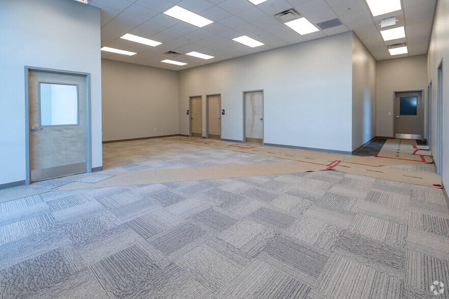 More Photos Of 1511 Zoo Pky, Jacksonville Distribution For Lease