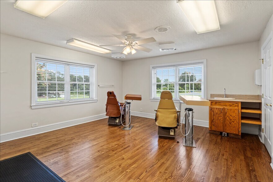 More Photos Of 492 W Main St, Forest City Freestanding For Sale