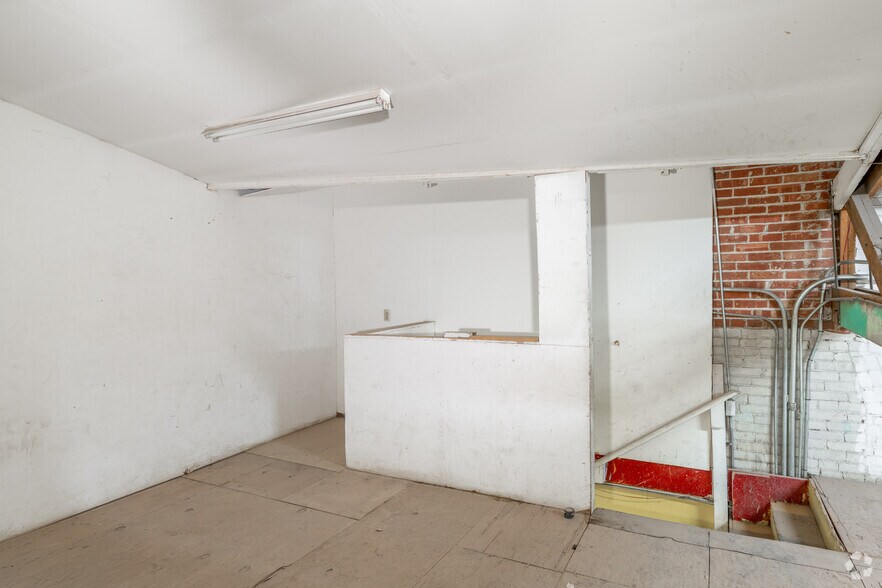 More Photos Of 605-607 S 605 & 607 S Stanton St, El Paso General Retail For Sale