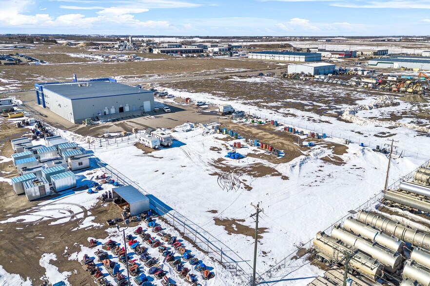 More Photos Of 5267 67 Av, Lloydminster Warehouse For Lease