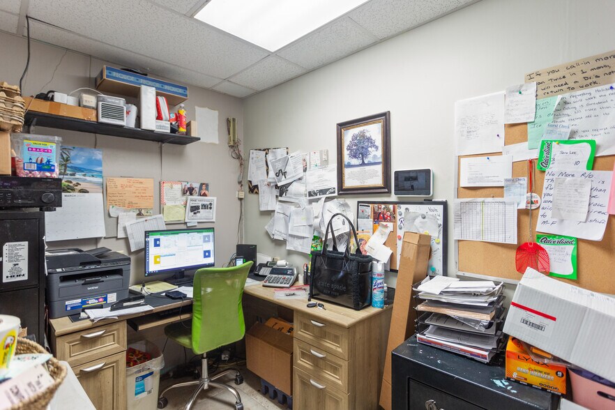 More Photos Of 101 E Commercial St, Miami General Retail For Sale