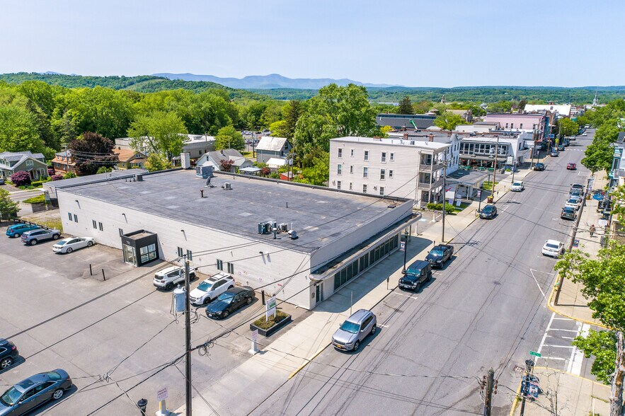 More Photos Of 747 Warren St, Hudson Medical For Sale