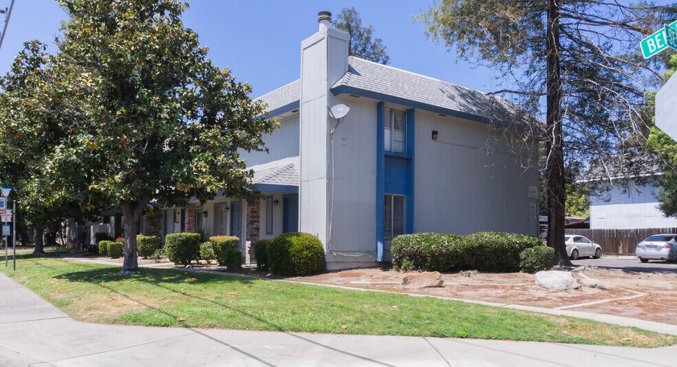 More Photos Of 1491-1499 Bellevue Rd, Atwater Apartments For Sale