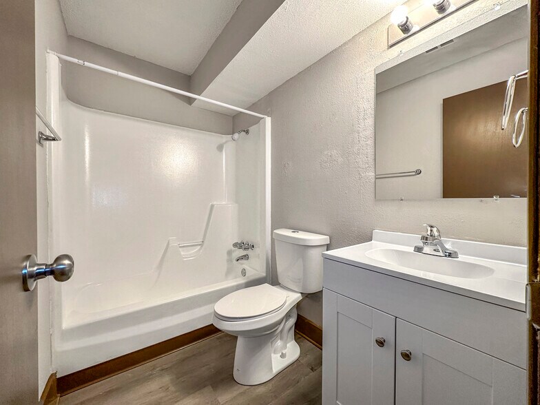 More Photos Of 2525-2535 Clarkson Ave, Des Moines Apartments For Sale