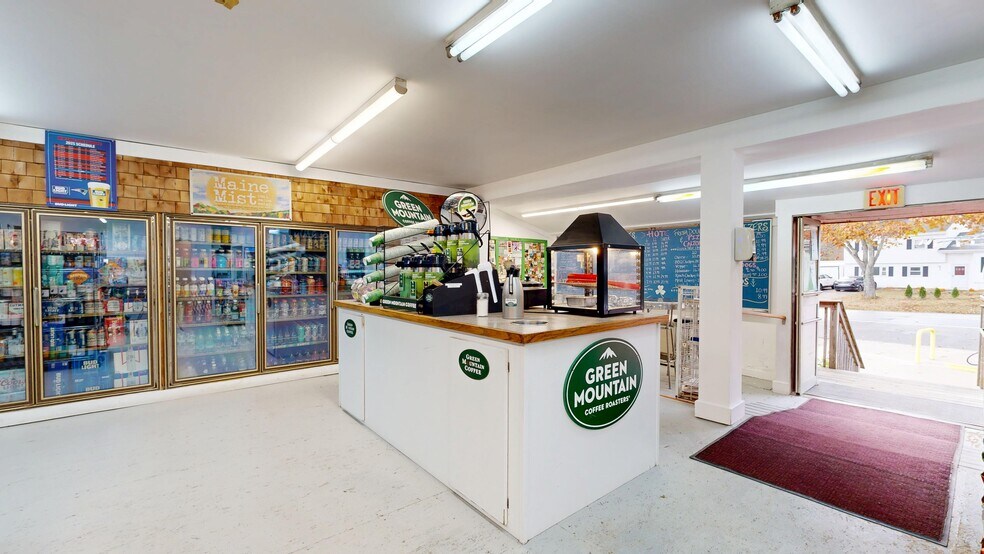 More Photos Of 130 Wardtown Rd, Freeport General Retail For Sale