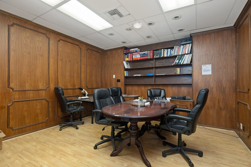 More Photos Of 2728 S La Cienega Blvd, Los Angeles Office For Lease