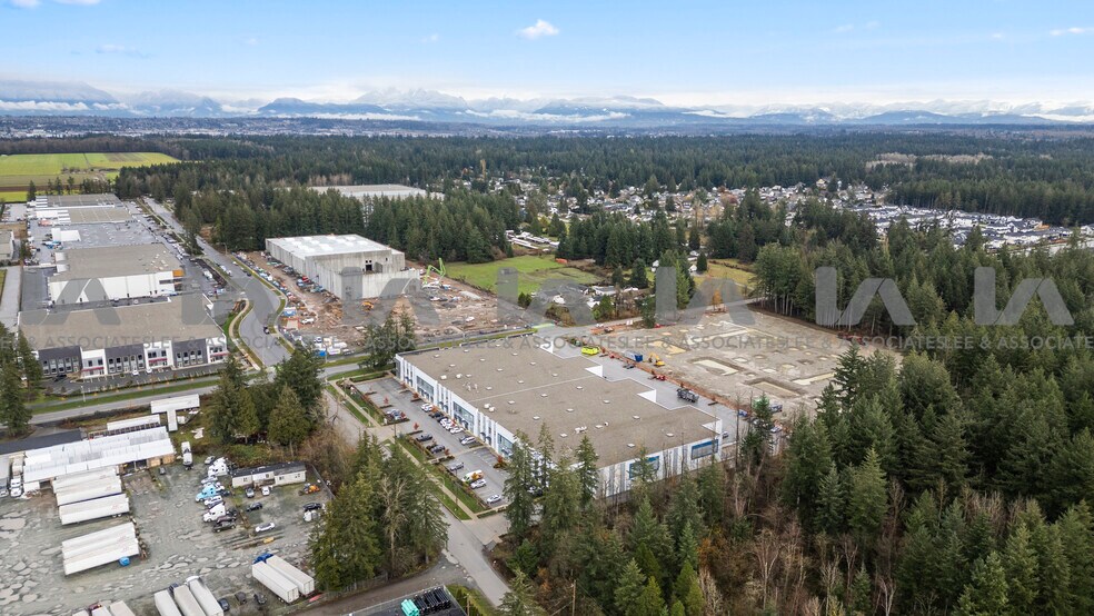 More Photos Of 3170 194 St, Surrey Showroom For Sale