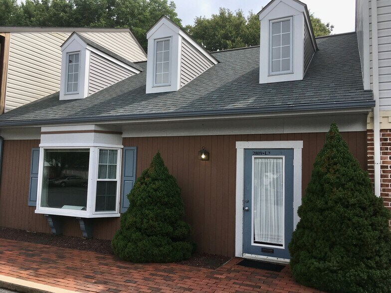 More Photos Of 2819 Willow St Pike, Willow Street Unknown For Lease