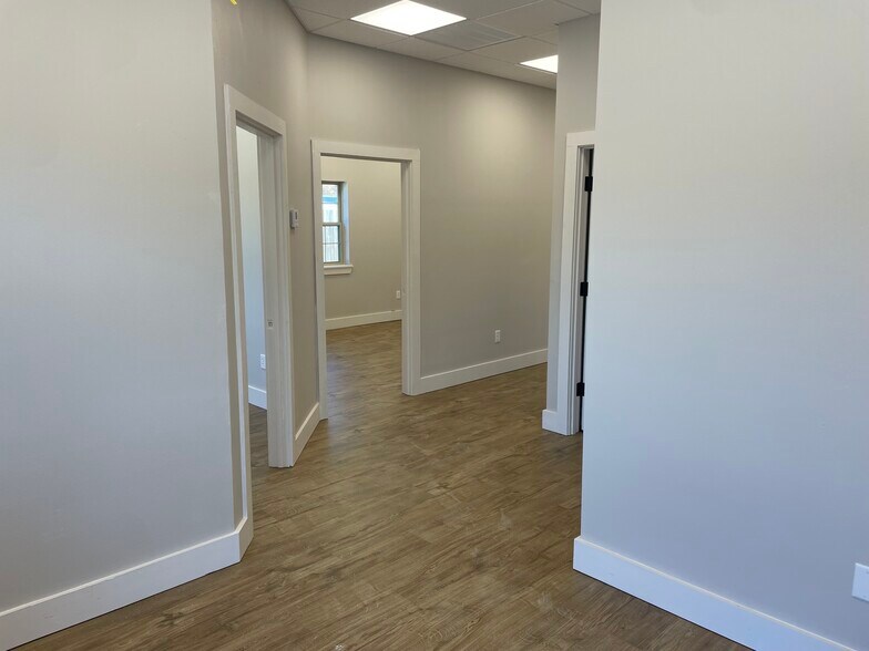More Photos Of 7120 Arkansas 300, Little Rock Flex For Lease