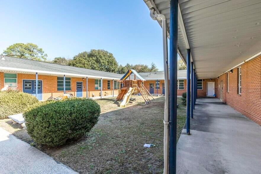 More Photos Of 2270 Shurling Dr, Macon-Bibb Religious Facility For Sale