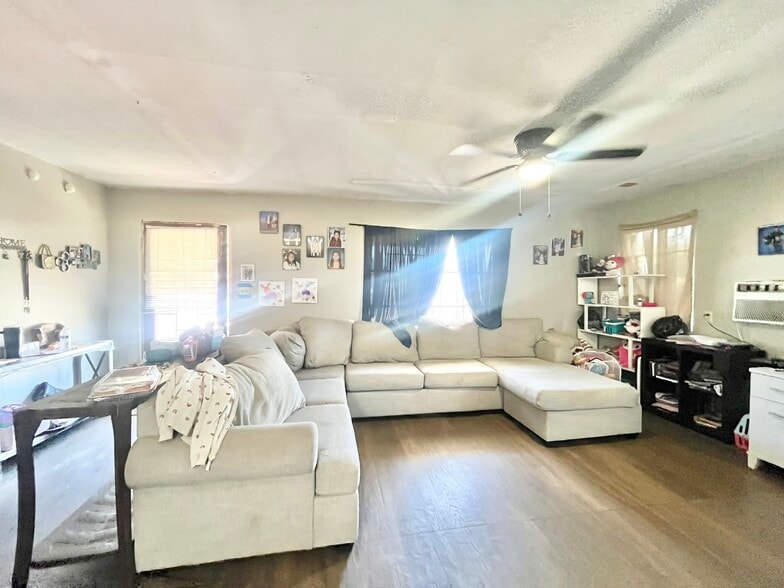 More Photos Of 2513 Connie Dr, Sacramento Office For Sale