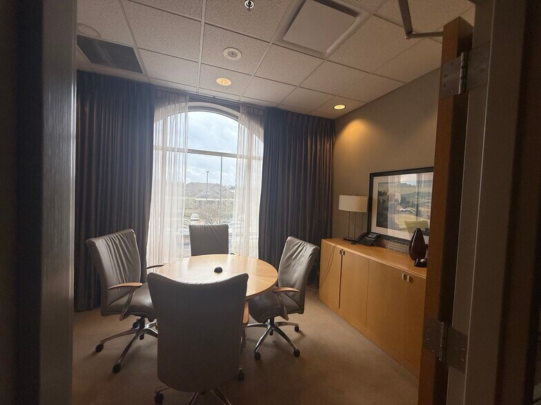 More Photos Of 106 Riverview Dr, Flowood Medical For Sale
