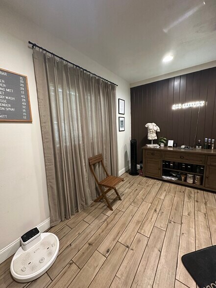 More Photos Of 2015 Fruitville Rd, Sarasota Loft Creative Space For Lease