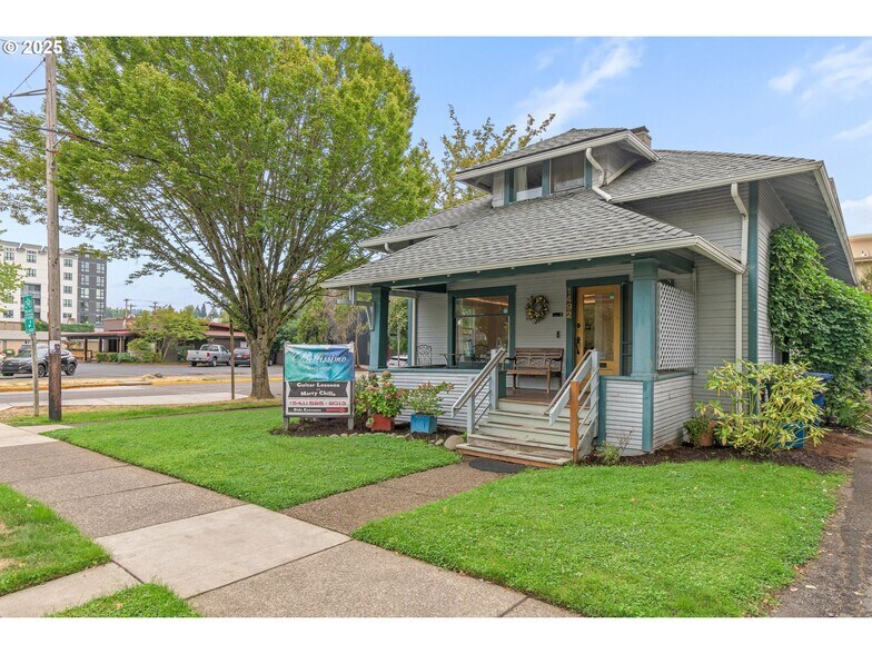 Primary Photo Of 1492 Pearl St, Eugene Office Residential For Sale