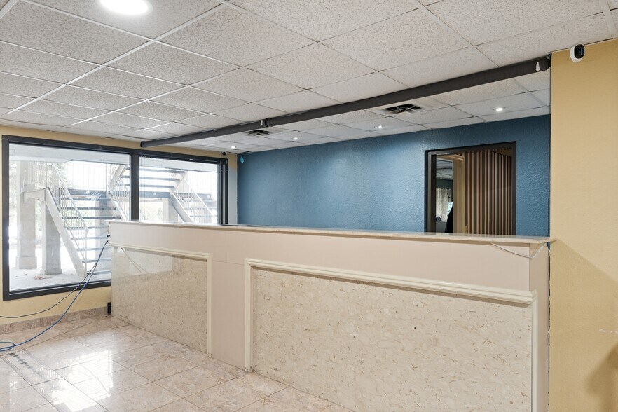 More Photos Of 1530 Cleveland Rd, Sandusky Hotel For Sale