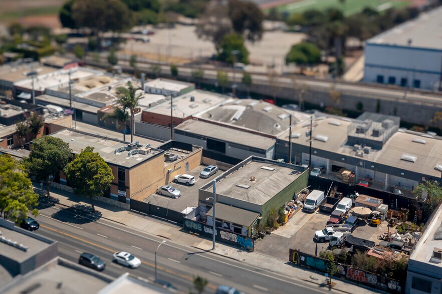 More Photos Of 5048 W Jefferson Blvd, Los Angeles Apartments For Lease