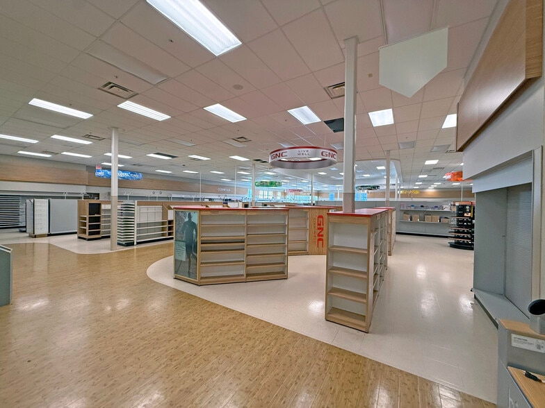 More Photos Of 577 Mast Rd, Manchester Drugstore For Sale